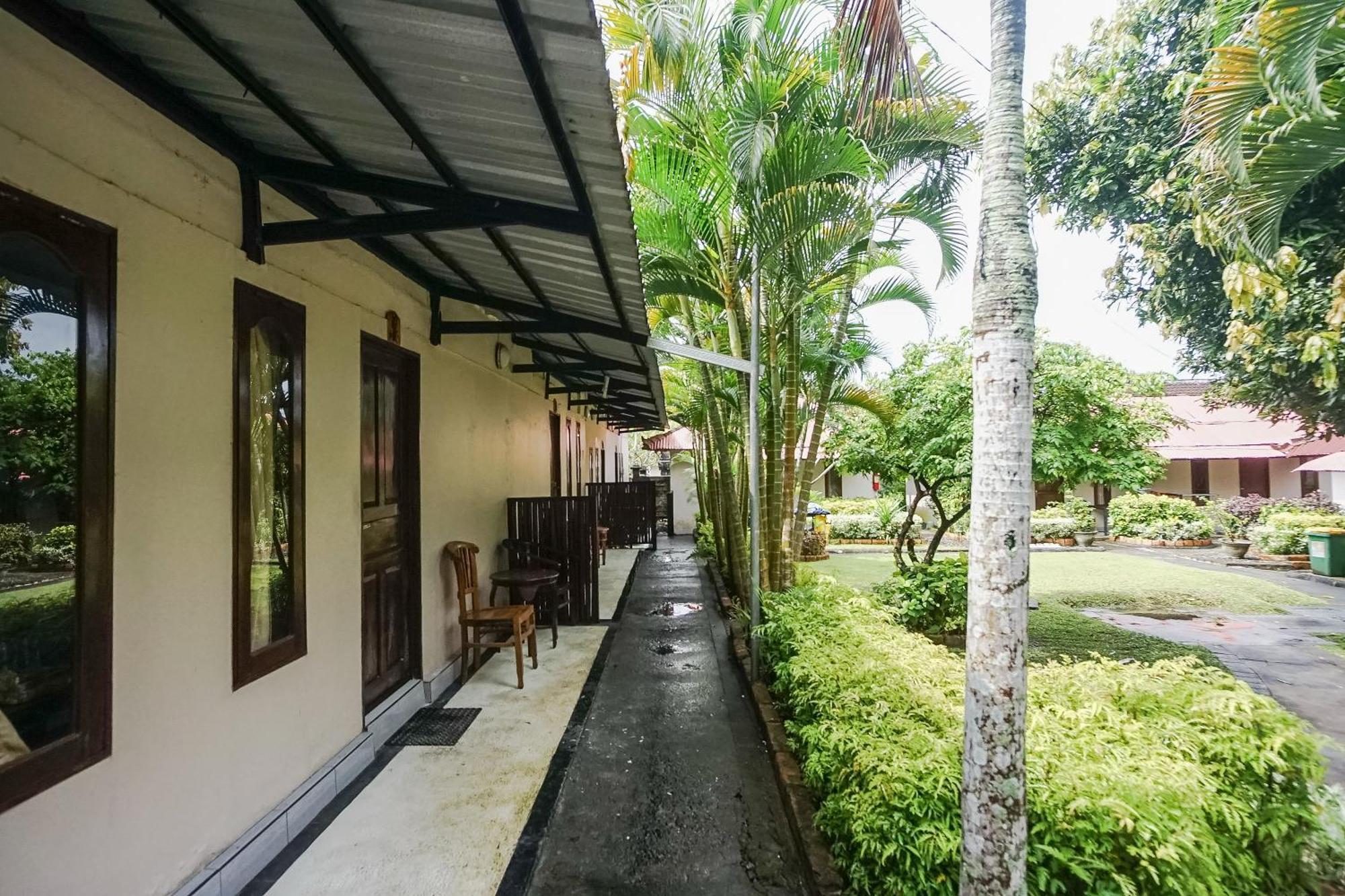 Kampung 168 Hotel Jimbaran Exterior foto