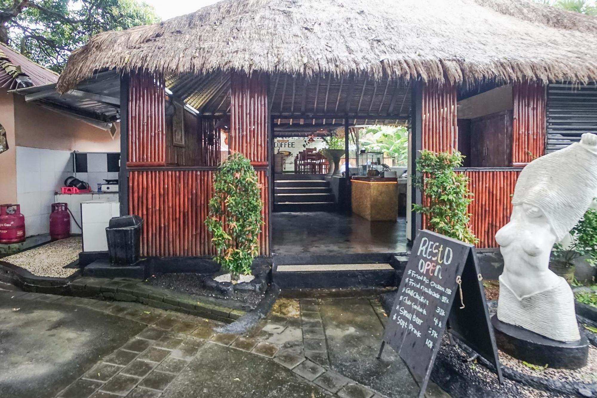 Kampung 168 Hotel Jimbaran Exterior foto